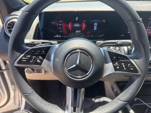 Polar White 2024 Mercedes-Benz GLB 250 Base