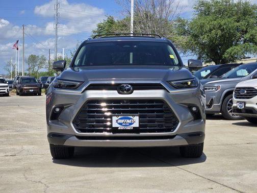 Metal 2025 Toyota Grand Highlander