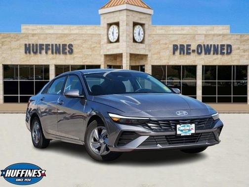 2024 Hyundai ELANTRA SE