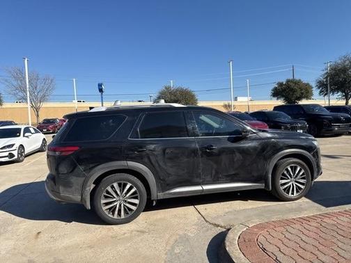 2022 Nissan Pathfinder Platinum