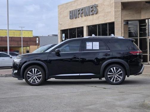 2022 Nissan Pathfinder Platinum