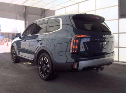 Midnight Black 2023 Kia Telluride SX