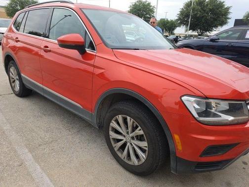 Habanero Orange Metallic 2018 Volkswagen Tiguan 2.0T SE