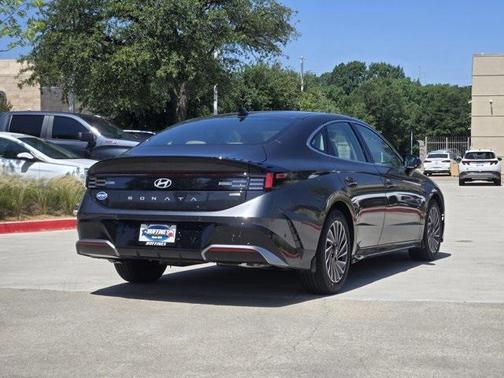 2025 Hyundai SONATA Hybrid Limited