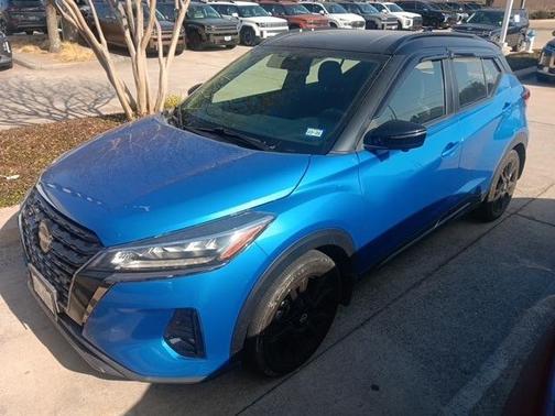 2022 Nissan Kicks SR