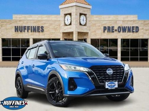 2022 Nissan Kicks SR