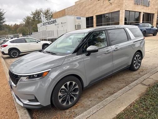 2024 Kia Carnival EX