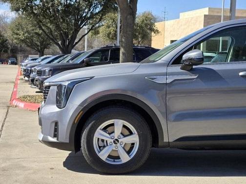2025 Kia Sorento LX