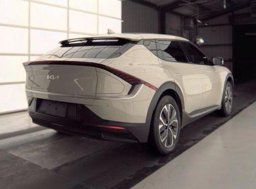 Glacier 2024 Kia EV6 Light