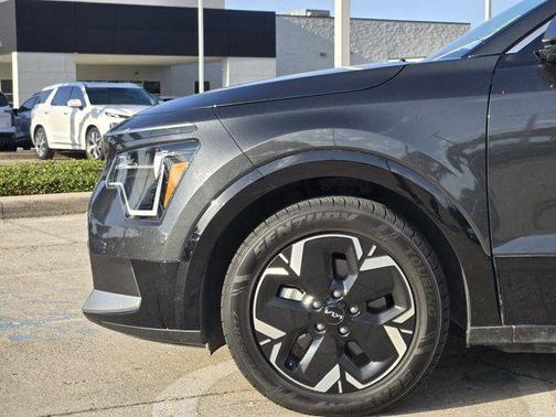 Graphite Gray 2023 Kia Niro EV Wind