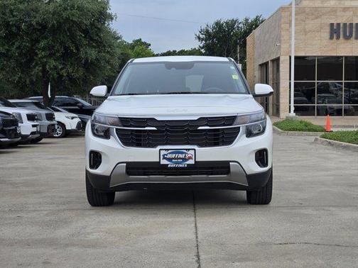 Snow White Pearl 2026 Kia Seltos LX