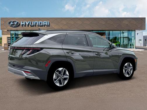 2026 Hyundai TUCSON SEL Premium