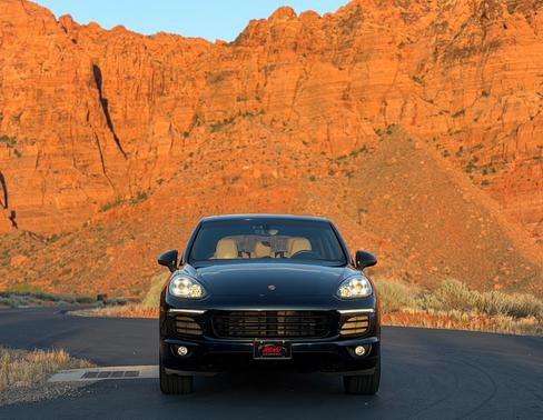 2017 Porsche Cayenne Cayenne S