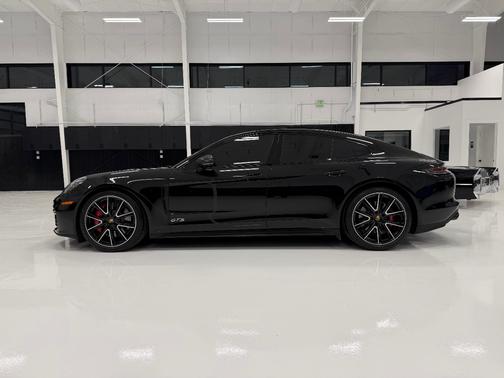 2019 Porsche Panamera Panamera GTS