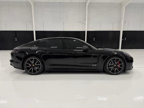 2019 Porsche Panamera Panamera GTS
