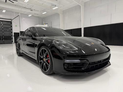 2019 Porsche Panamera Panamera GTS