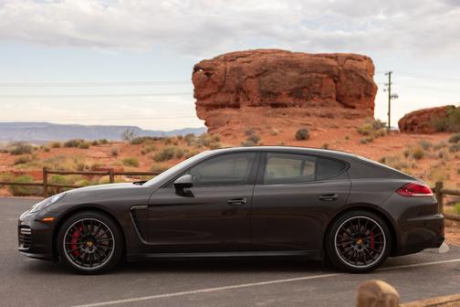 2016 Porsche Panamera GTS