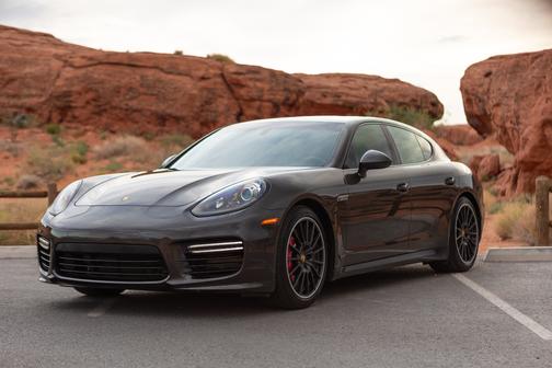 2016 Porsche Panamera GTS