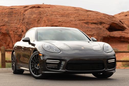 2016 Porsche Panamera GTS