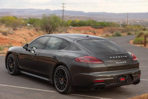 2016 Porsche Panamera GTS