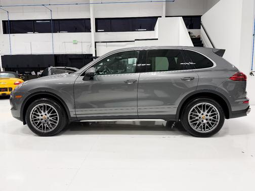 2018 Porsche Cayenne Cayenne S