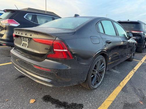 2024 Volvo S60 B5 Plus Black Edition