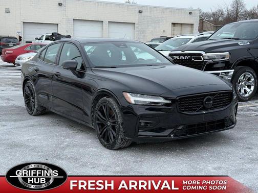 2024 Volvo S60 B5 Plus Black Edition