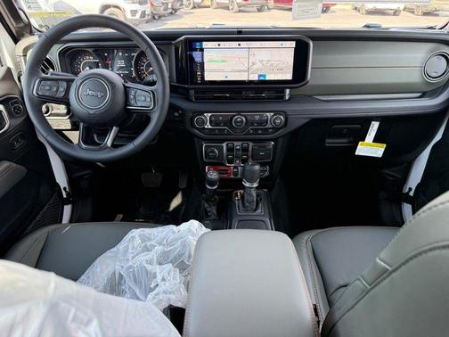 Bright White Clearcoat 2026 Jeep Gladiator Mojave X 4x4