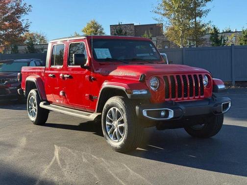 Firecracker Red Clearcoat 2023 Jeep Gladiator Sport