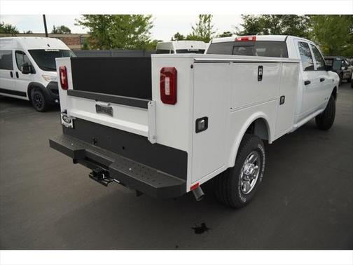2022 RAM 2500 Tradesman Crew Cab 4x4 8' Box