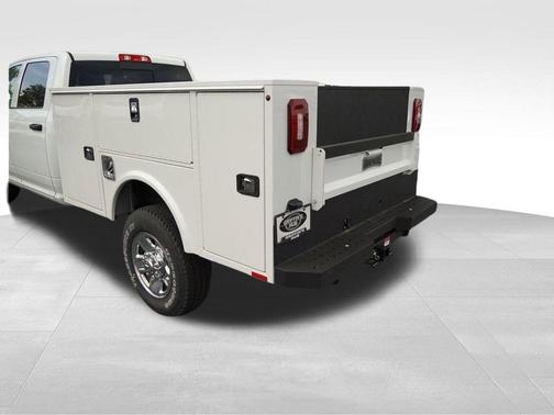 2022 RAM 2500 Tradesman Crew Cab 4x4 8' Box