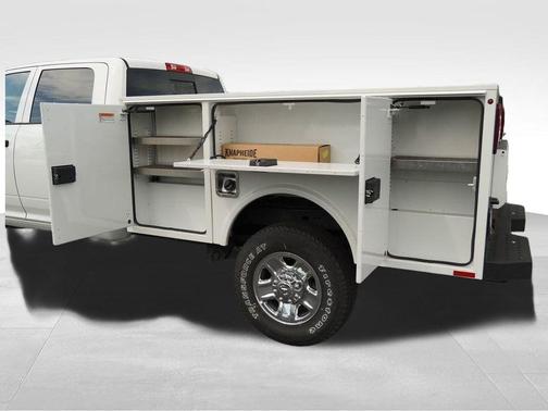 2022 RAM 2500 Tradesman Crew Cab 4x4 8' Box