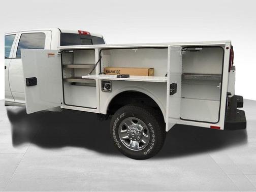2022 RAM 2500 Tradesman Crew Cab 4x4 8' Box