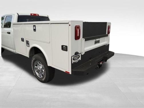 2022 RAM 2500 Tradesman Crew Cab 4x4 8' Box