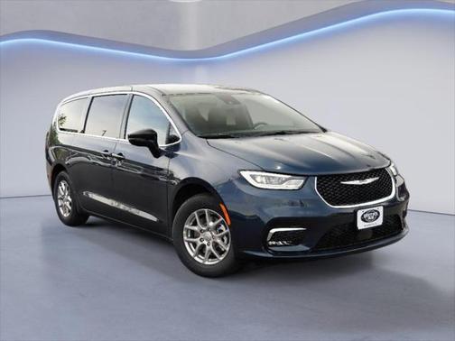 2025 Chrysler Pacifica L
