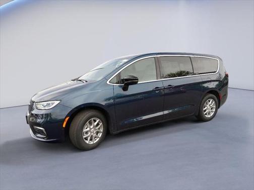 2025 Chrysler Pacifica L