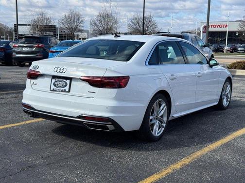 2022 Audi A4 45 S line Premium Plus