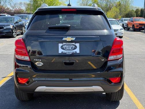 Mosaic Black Metallic 2020 Chevrolet Trax LT