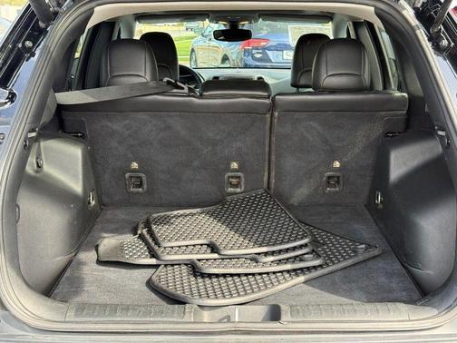 Diamond Black Crystal Pearlcoat 2019 Jeep Cherokee Trailhawk Elite