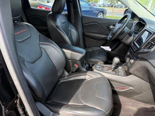 Diamond Black Crystal Pearlcoat 2019 Jeep Cherokee Trailhawk Elite