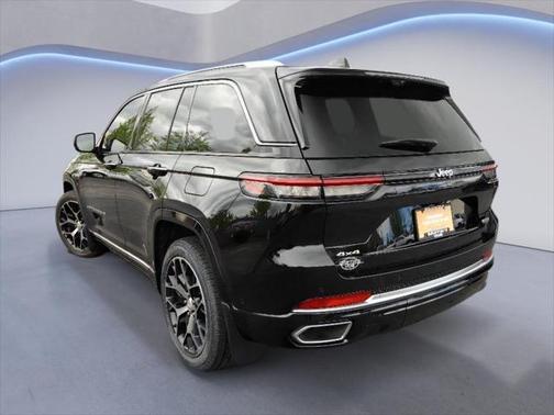 2023 Jeep Grand Cherokee Summit
