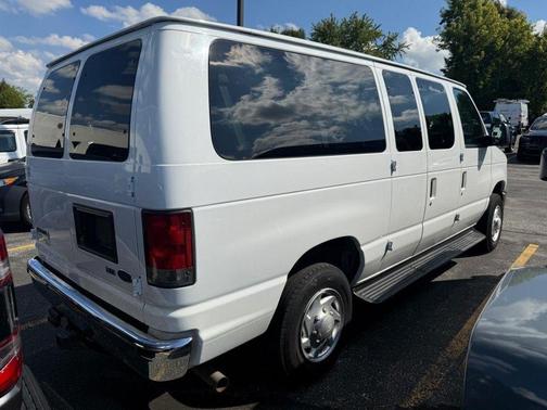 2014 Ford E350 Super Duty XLT