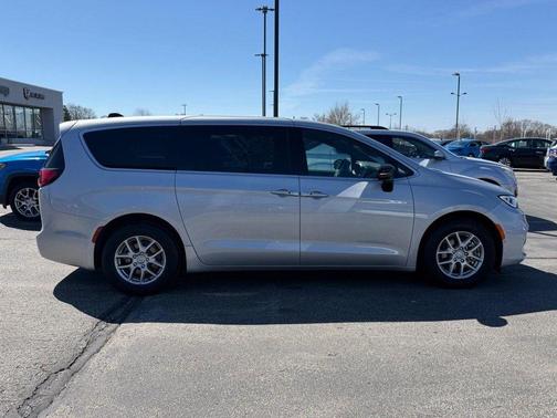 Silver Mist Clearcoat 2026 Chrysler Pacifica L