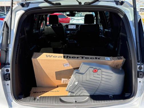 Silver Mist Clearcoat 2026 Chrysler Pacifica L