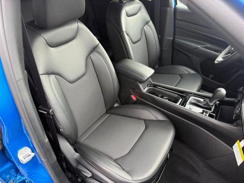 Hydro Blue Pearlcoat 2026 Jeep Compass Latitude