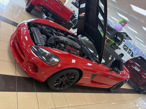 Viper Black Clearcoat/Black Soft Top 2004 Dodge Viper SRT10