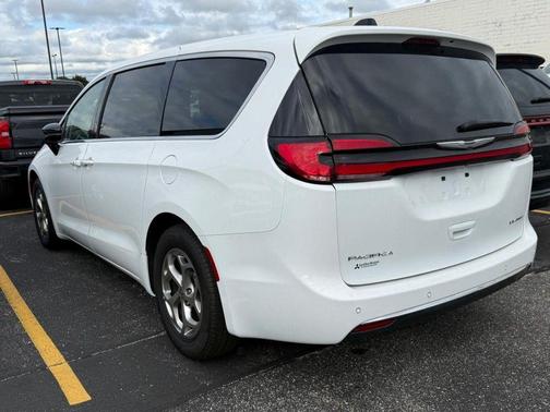 2024 Chrysler Pacifica Limited
