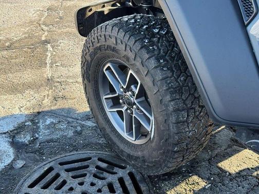 2025 Jeep Gladiator Mojave 4x4