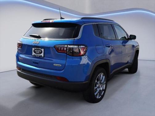 2024 Jeep Compass Latitude Lux