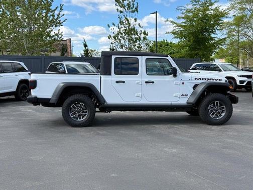 Bright White Clearcoat 2026 Jeep Gladiator Mojave 4x4